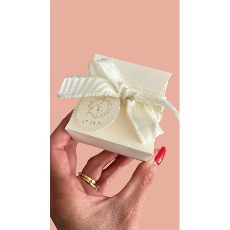 Contenants à dragées pour mariage - Boîtes à dragées personnalisées. Contenants à dragées pour mariage - Boîtes à dragées personnalisées.